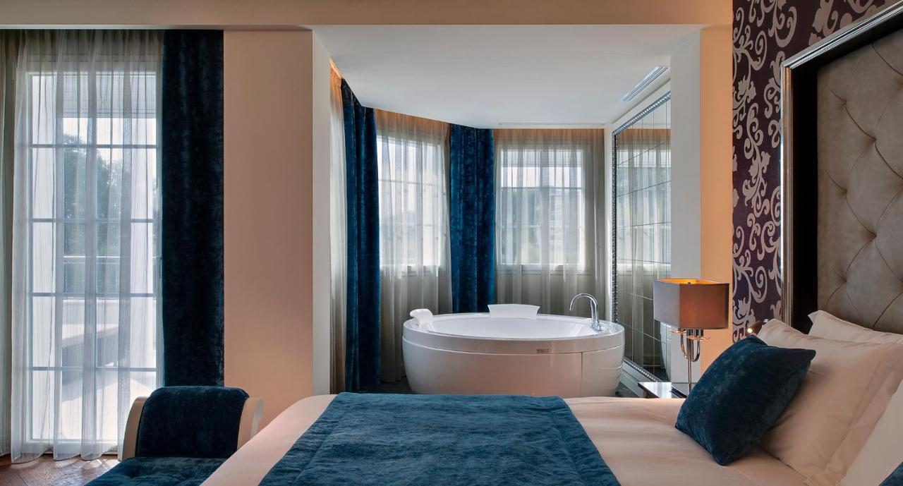 Suite met Queensize Bed en Bubbelbad