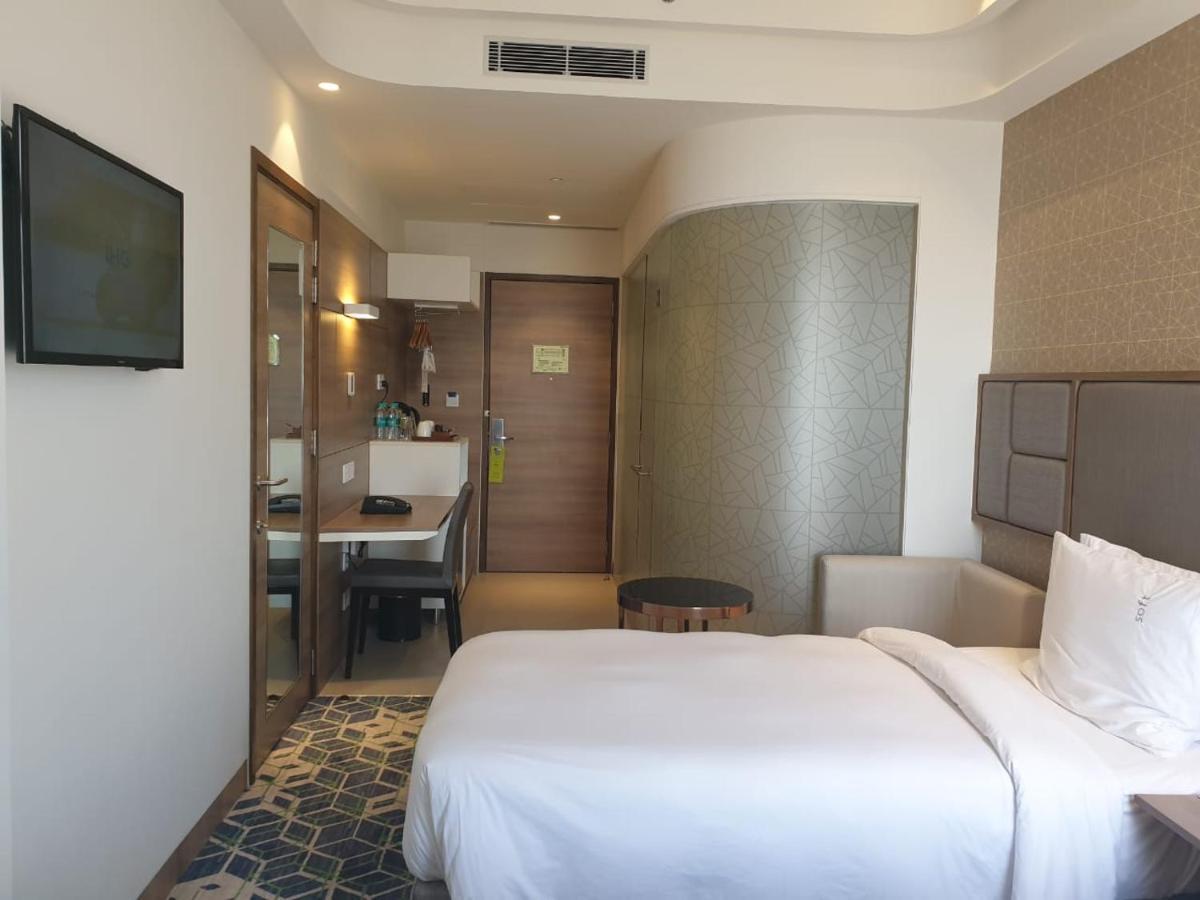 Standard Twin Room City View
