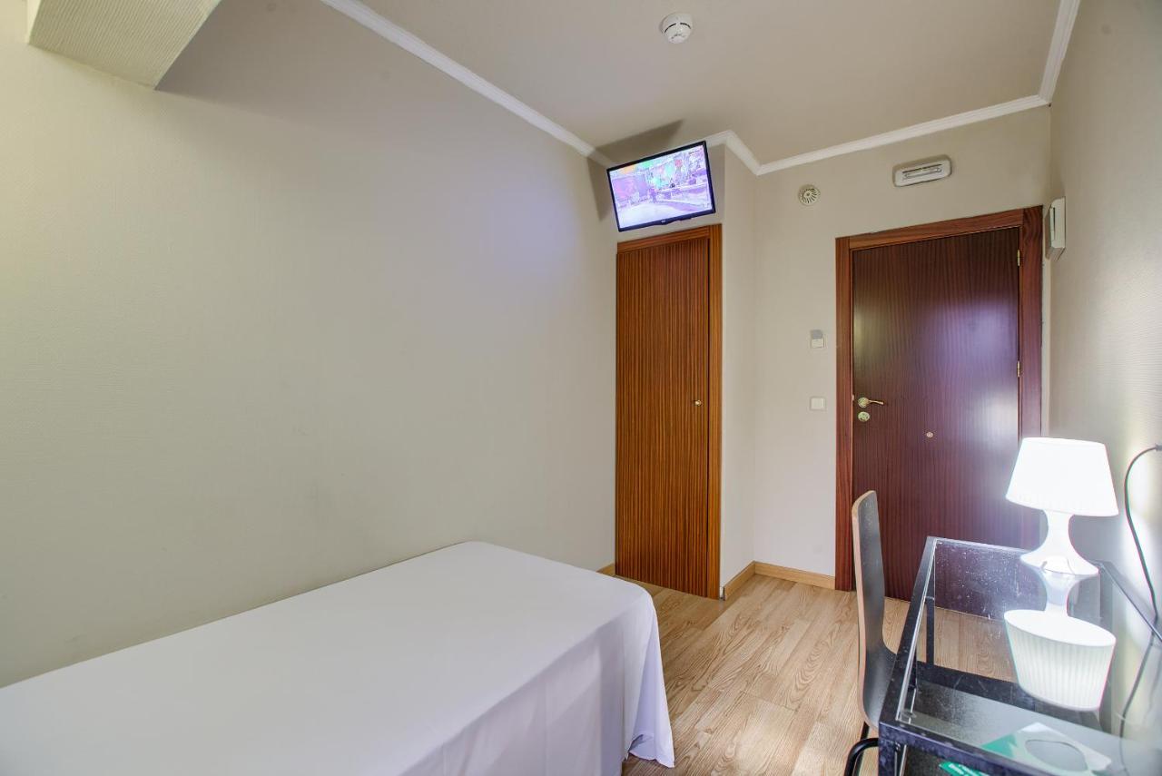 Single Room,1068501244:JPEG