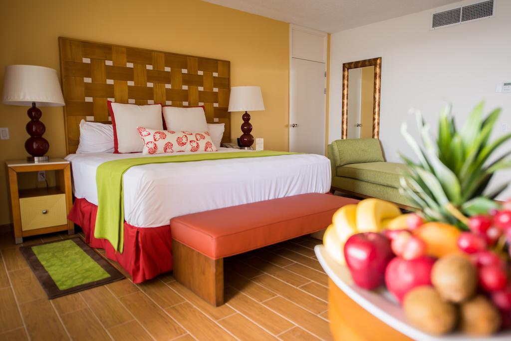 Sun Club Deluxe Ocean View King