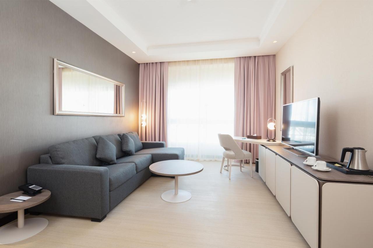 Suite met 20% Korting op Eten en Drinken, Schoonheidssalon en Gratis Shuttle naar Dubai Mall en La Mer Beach