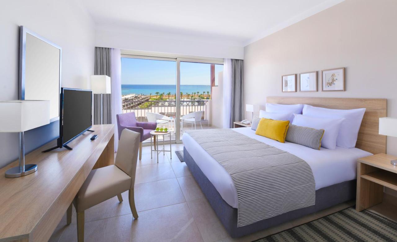 Deluxe Familiekamer met Queensize Bed en Uitzicht op de Baai