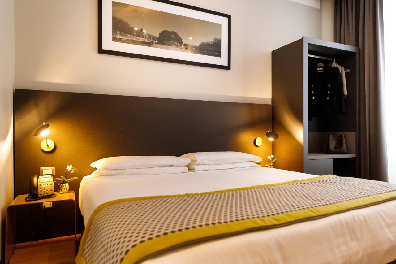 Standard Double or Twin Room,1081941307:JPEG