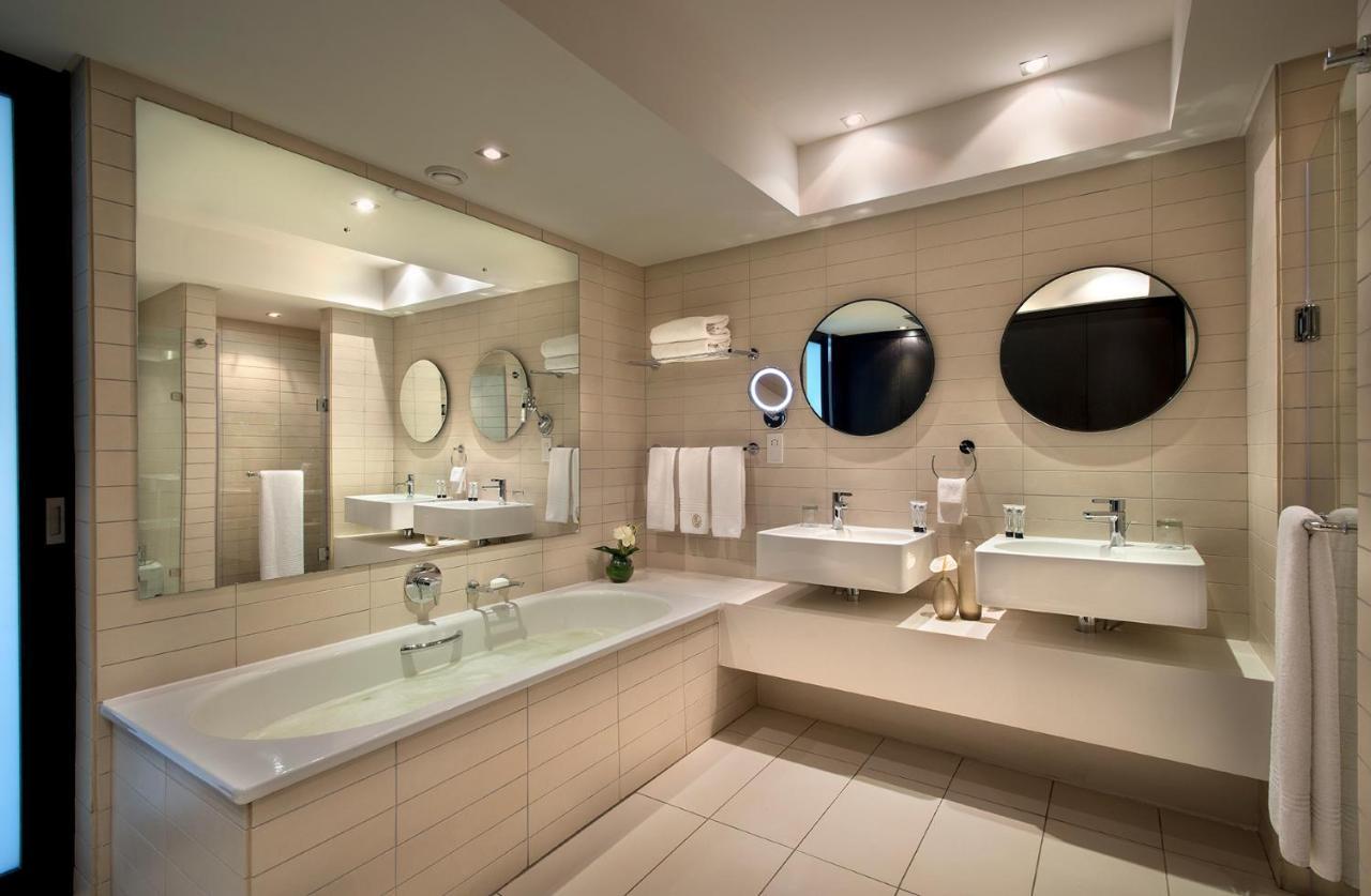 Executive Suite,1089397330:JPEG