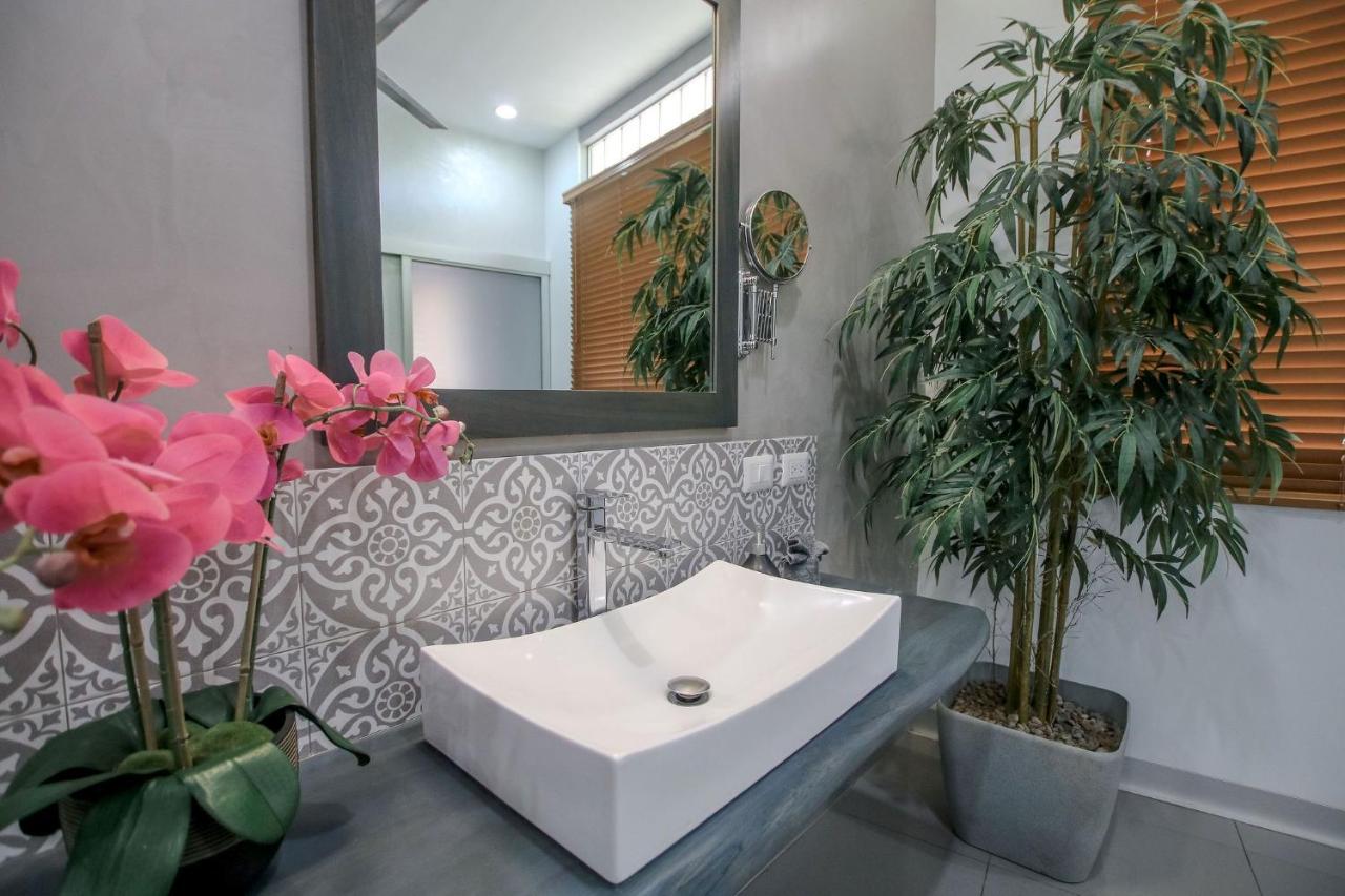 One-Bedroom Deluxe Apartment,1097089260:JPEG