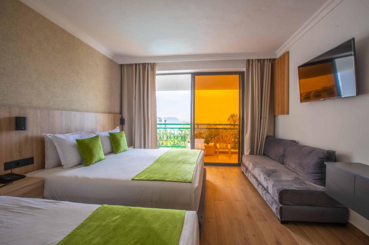 Quarto Familiar com Vista Mar