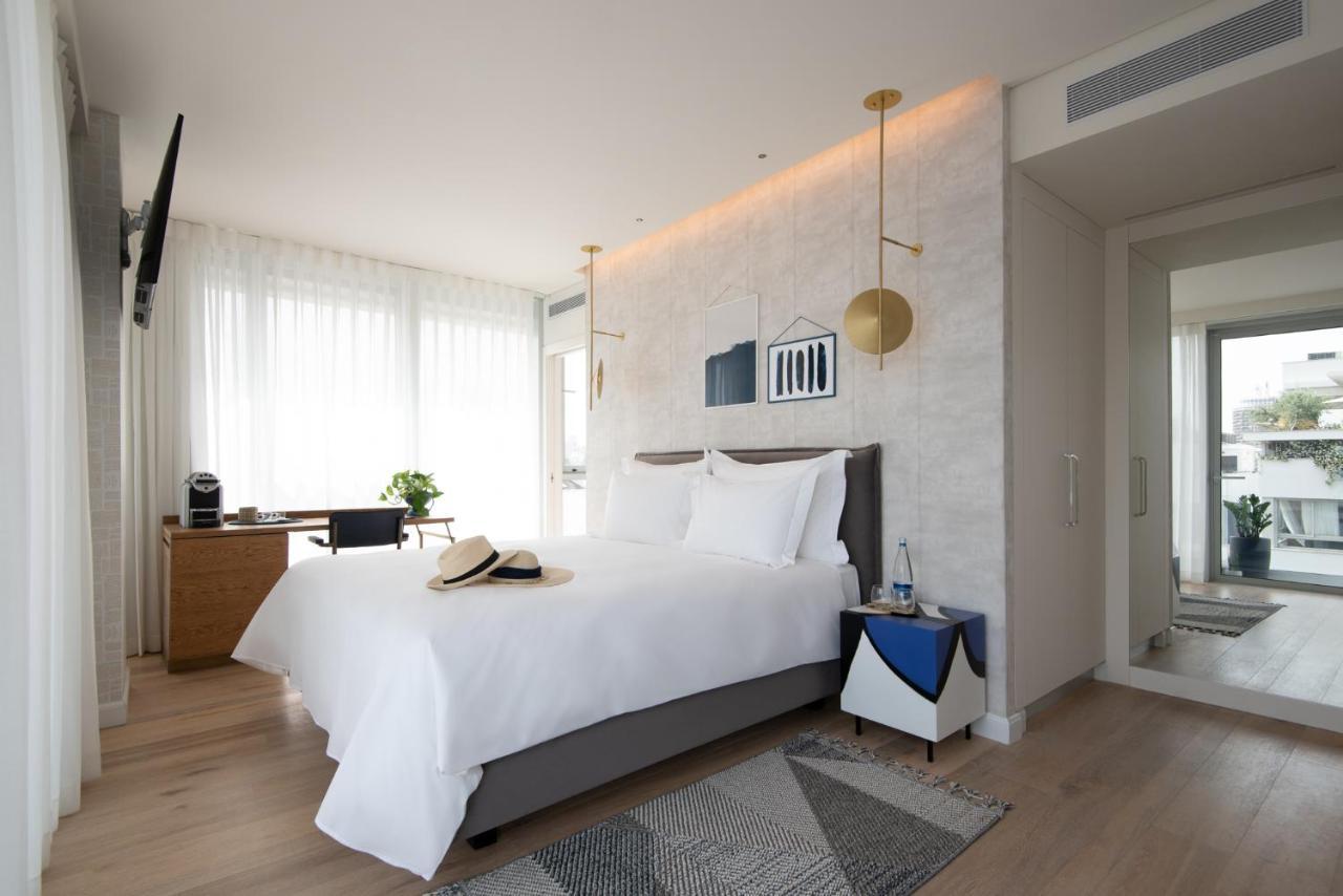 Deluxe Triple Room with Standing Balcony