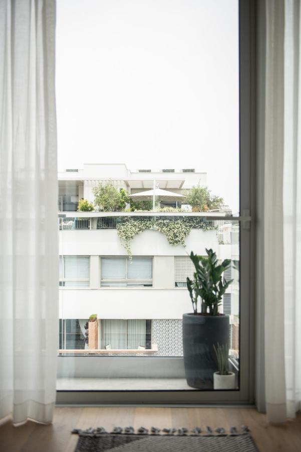 Deluxe Double Room with Standing Balcony