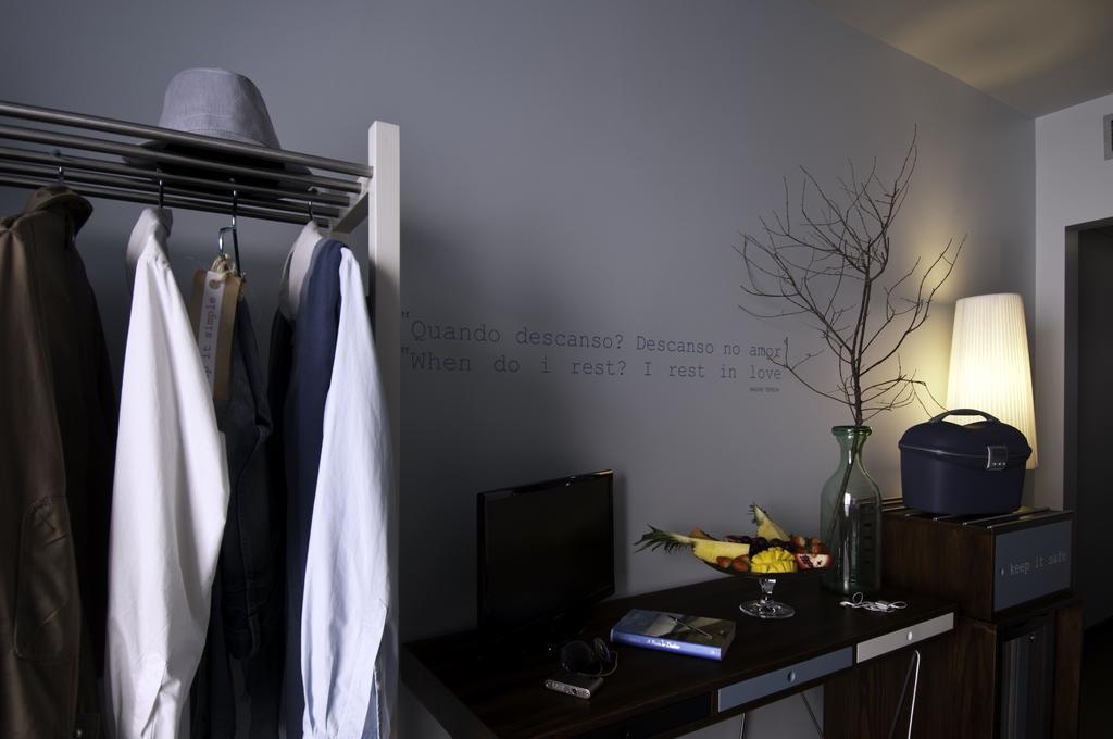 Single Room,112715826:JPEG