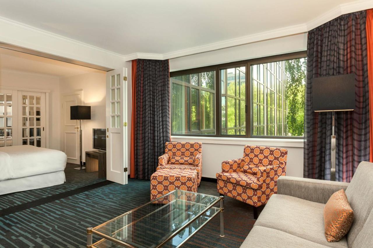 Executive Suite,1371361163:JPEG