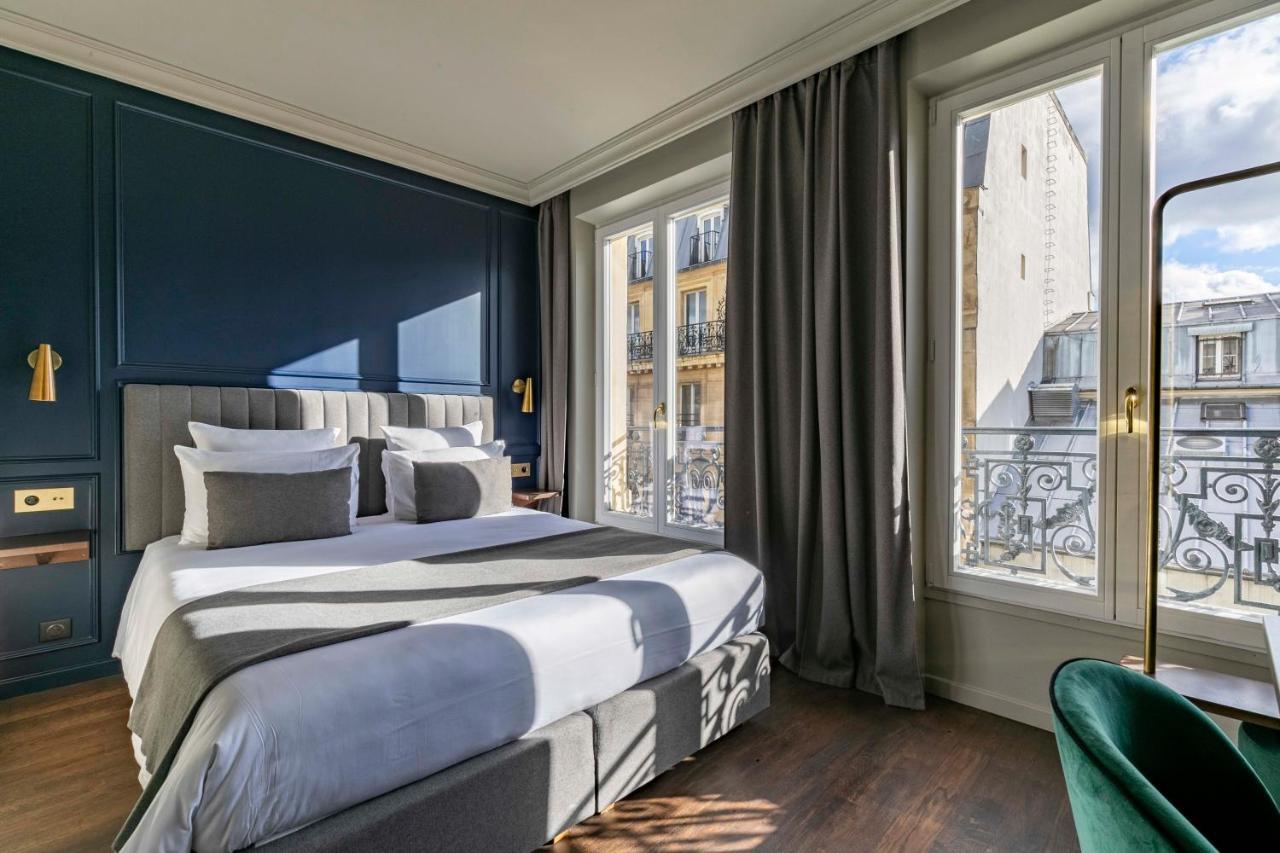 Quarto Deluxe (2 Adultos + 1 Criança)