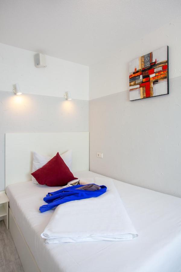 Micro Single Room