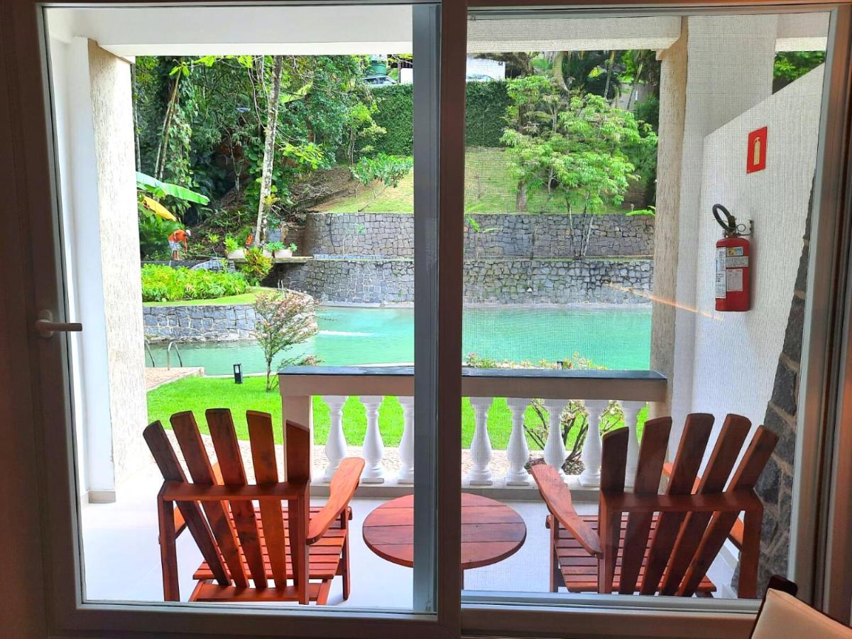Habitación Doble con vistas a la piscina