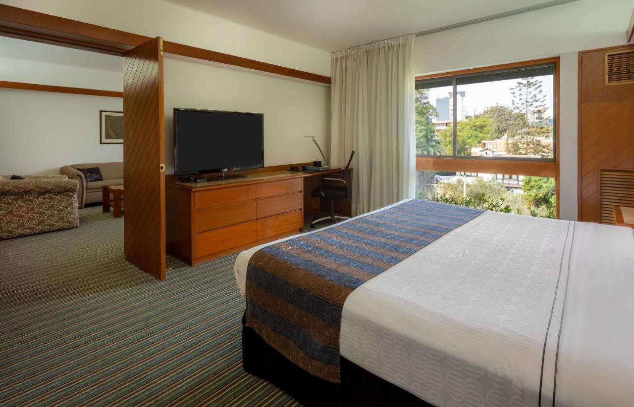 Executive Suite,1191169099:JPEG