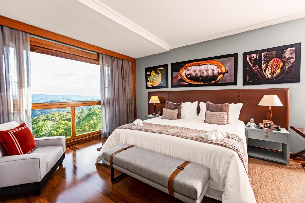 Suite met Kingsize Bed en Balkon