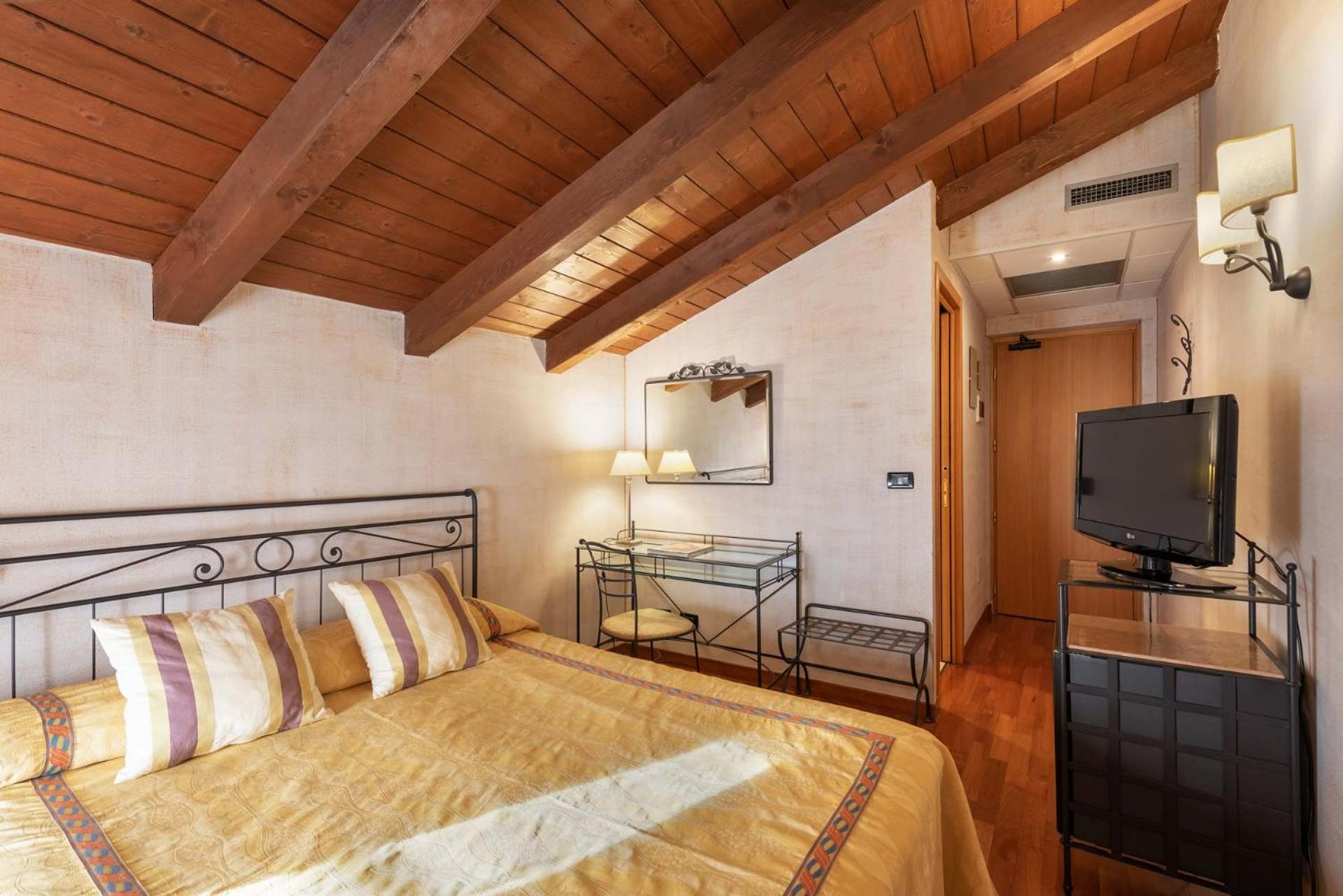 Quarto Duplo Econômico