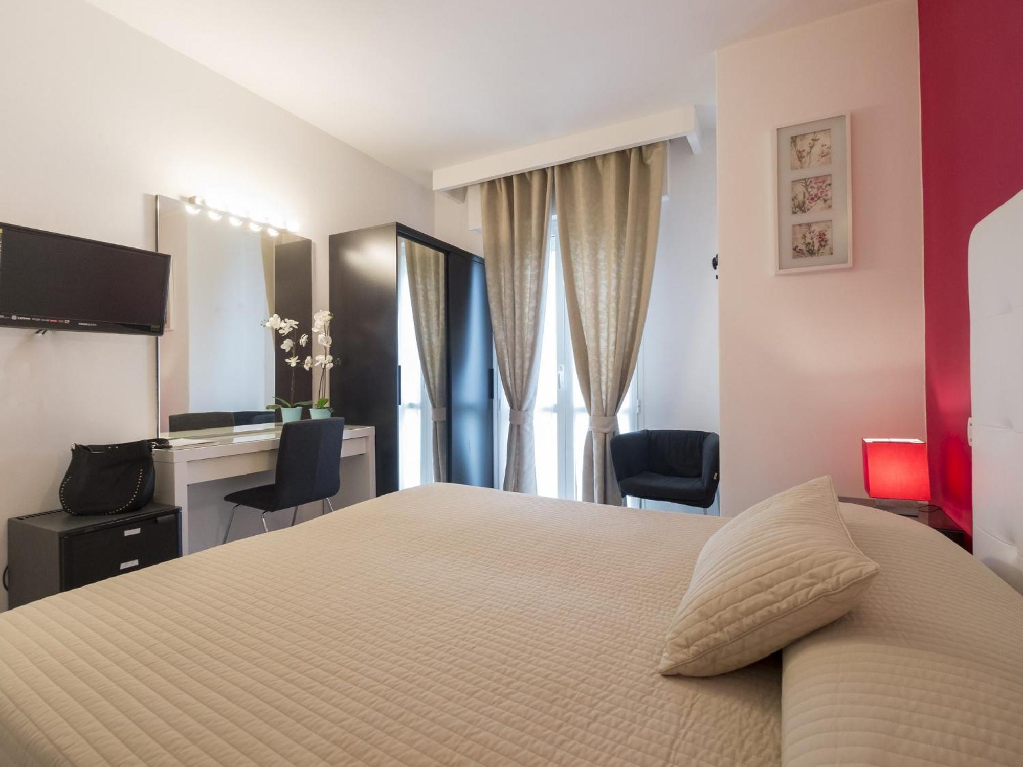 Quarto com Cama de Casal ou 2 de Solteiro (1 Adulto)