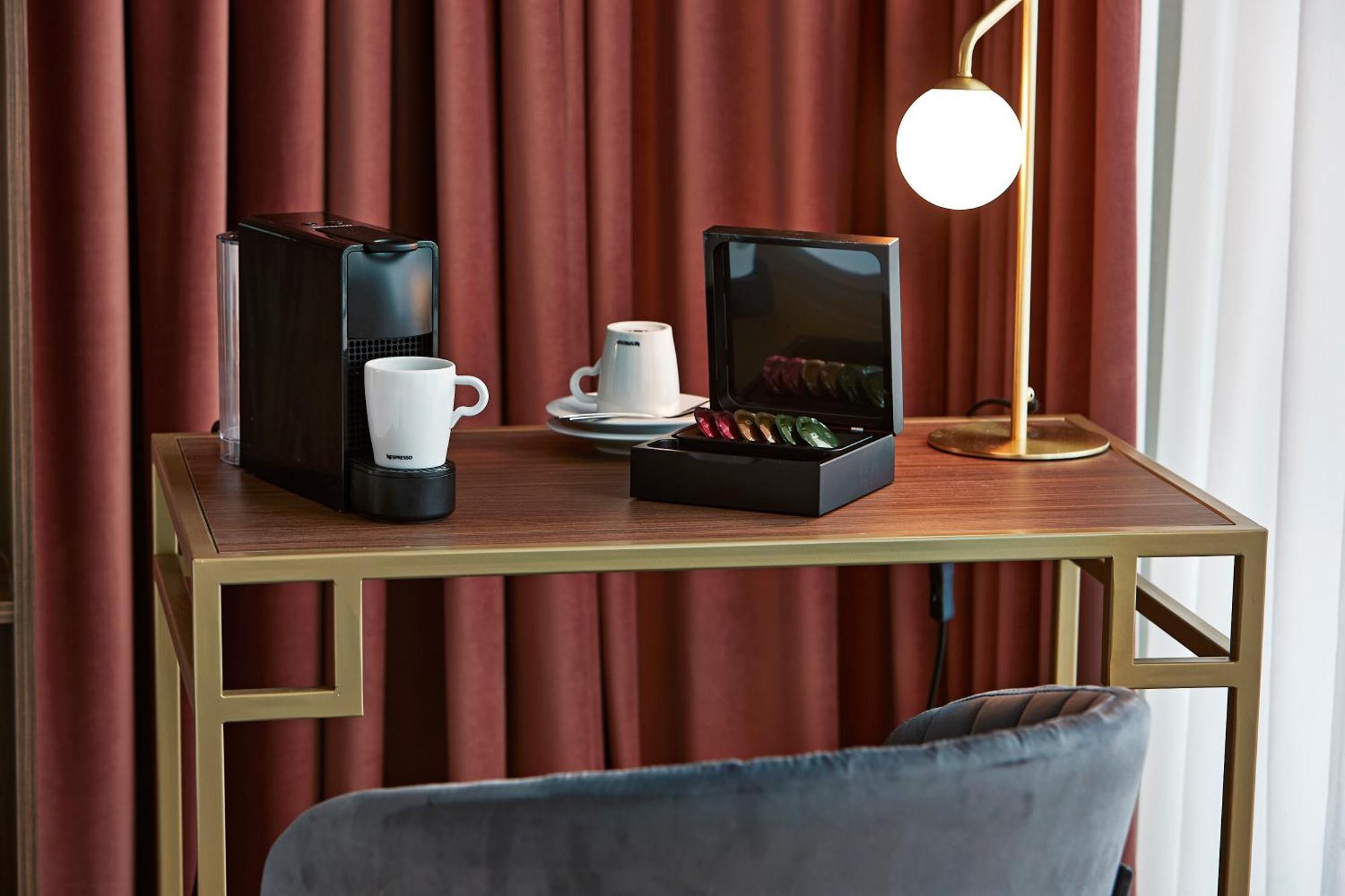 Deluxe Double Room with Balcony,1278402496:JPEG