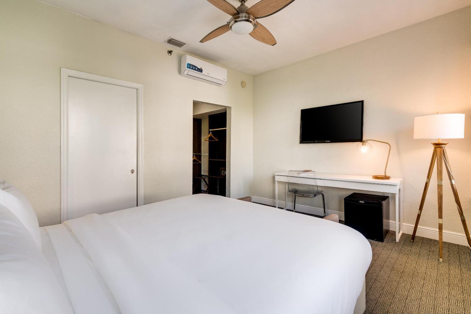 Standaard Kamer met Kingsize Bed - Geschikt voor Gasten met een Lichamelijke Beperking