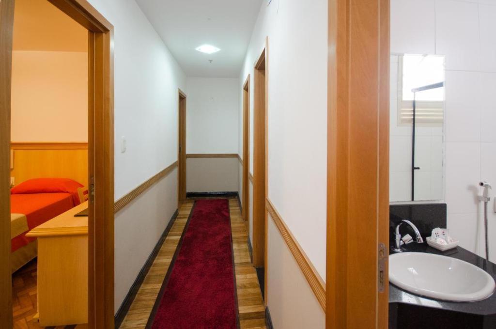 Chambre Lits Jumeaux avec Salle de Bains Privative Séparée