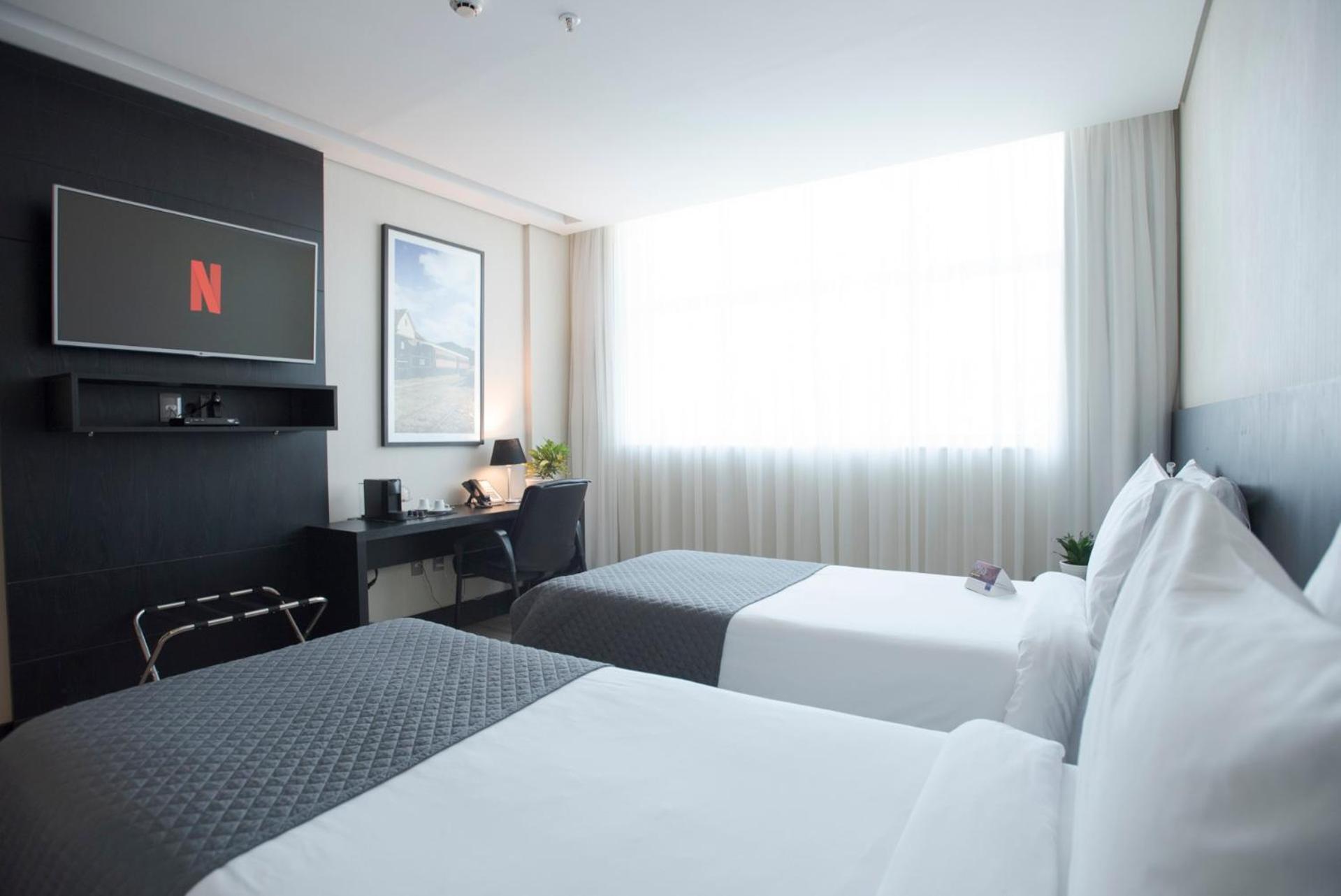 Premium Twin Room - Non-Smoking,1533602086:JPEG