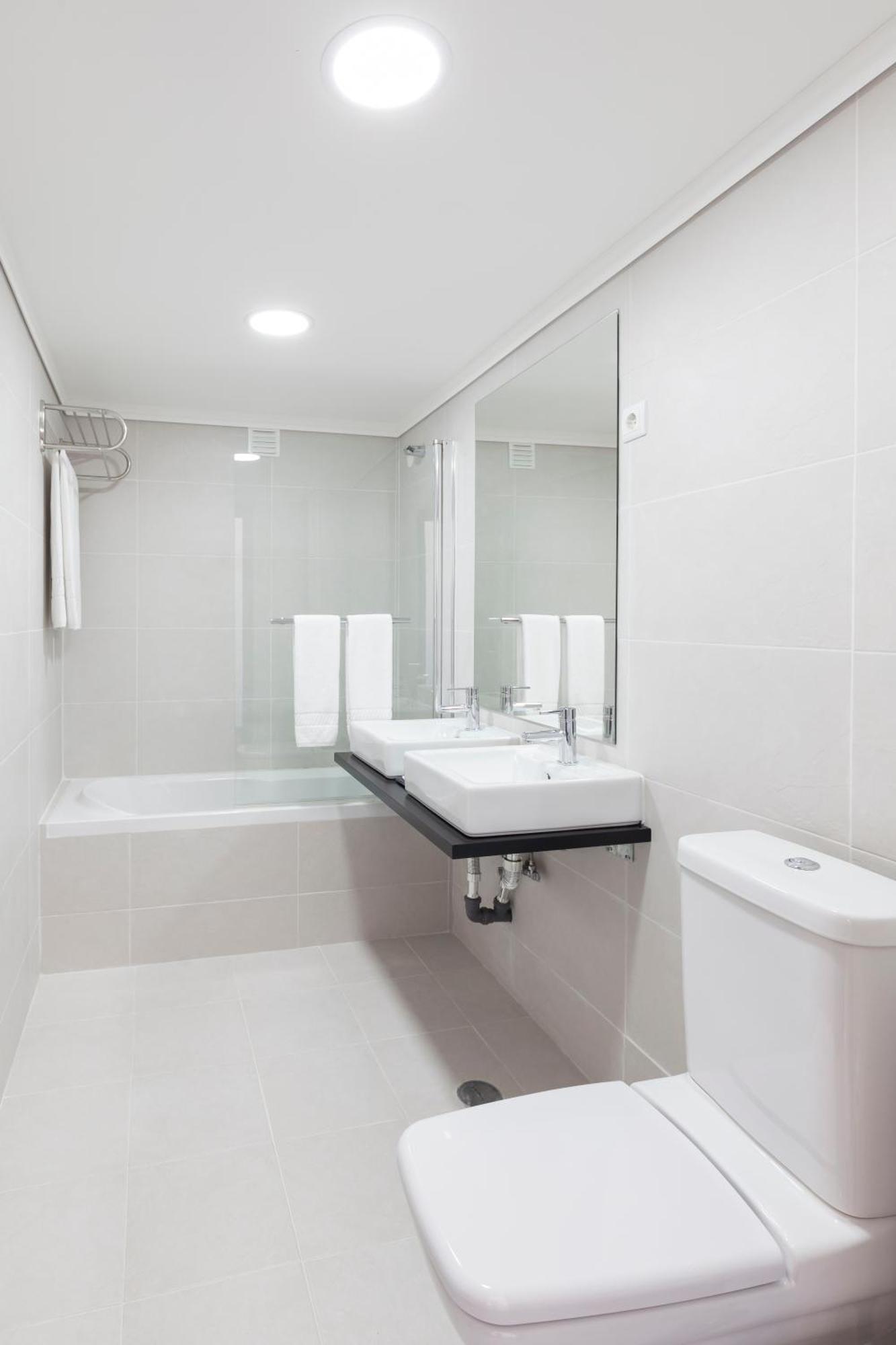 Quarto Familiar (2 Adultos + 2 Crianças)