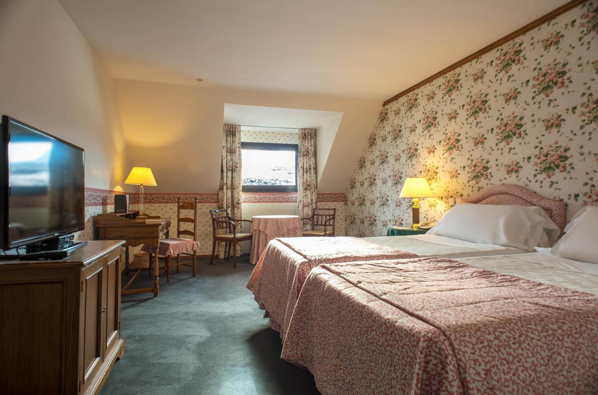 Double Room Mountain View