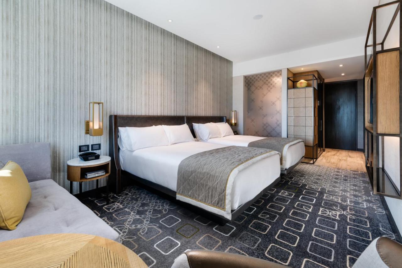 Classic Twin Room with Lounge Access
