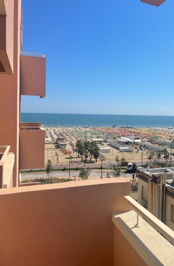 Double or Twin Room Lateral Sea View