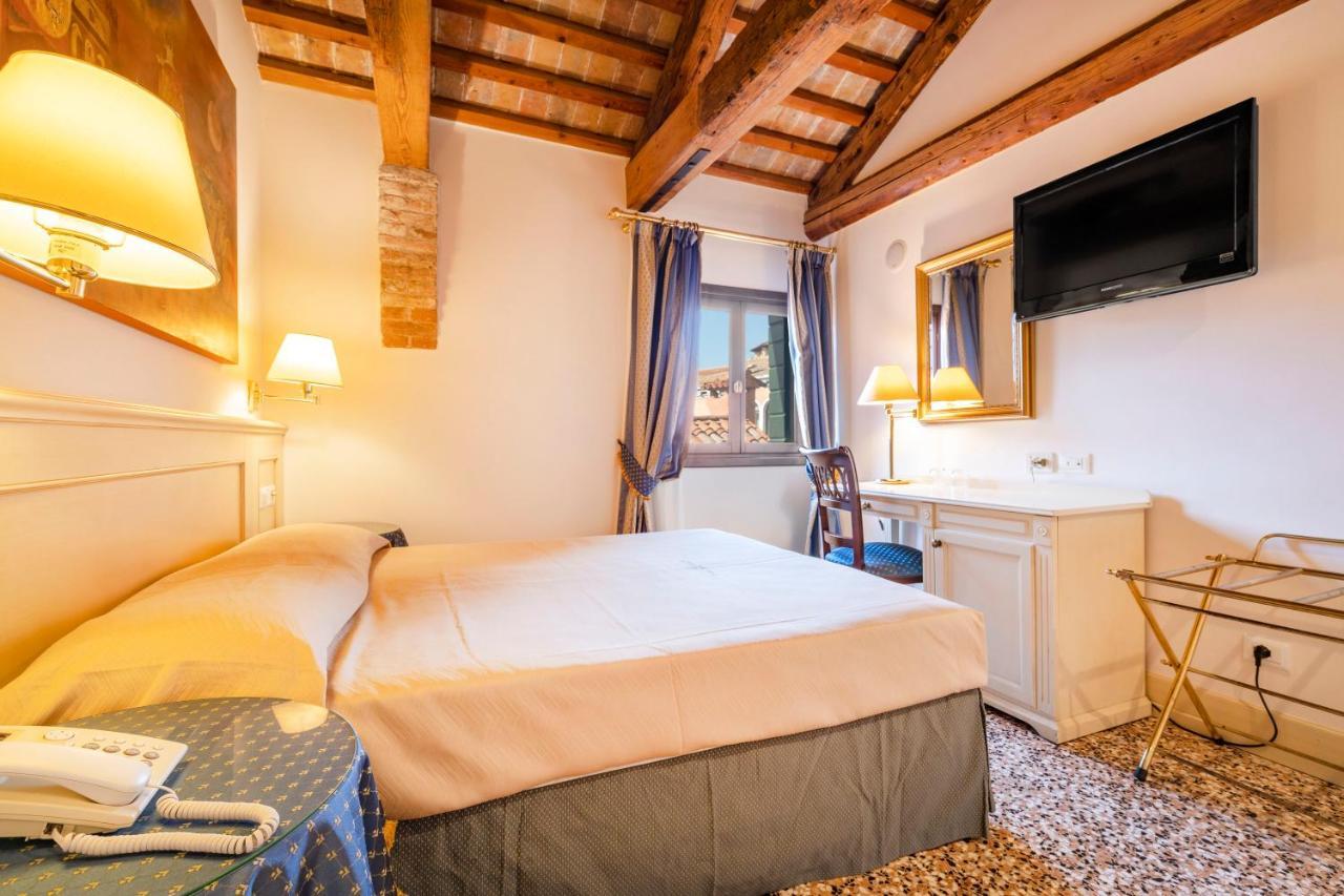 Habitación Doble Pequeña