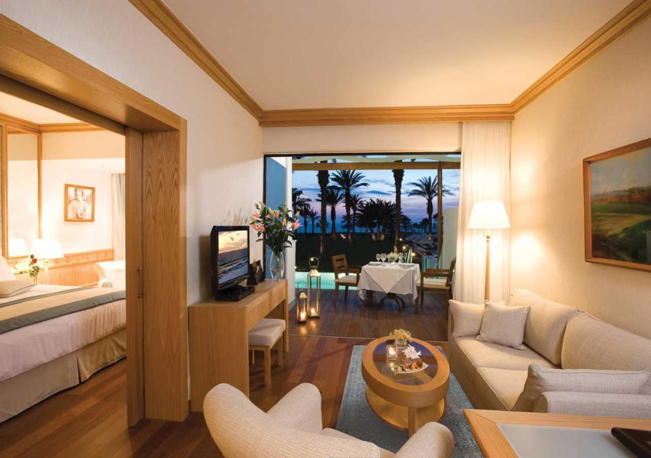 Executive Suite met 1 Slaapkamer en Uitzicht op de Tuin - Privé-zwembad