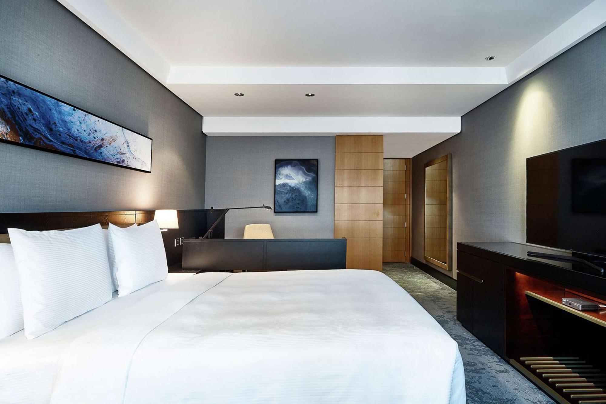 Kamer met Kingsize Bed en Uitzicht op de Estaiada-brug