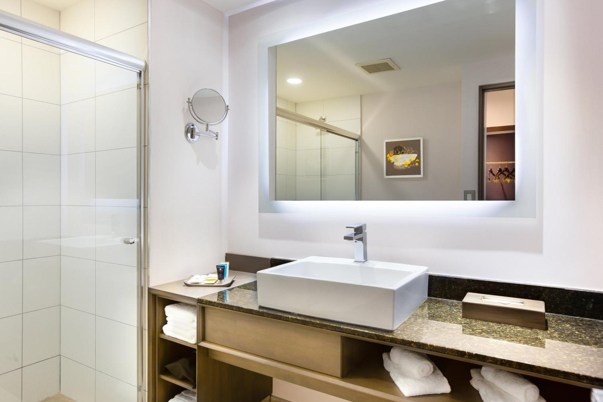 Standard King Room High Floor