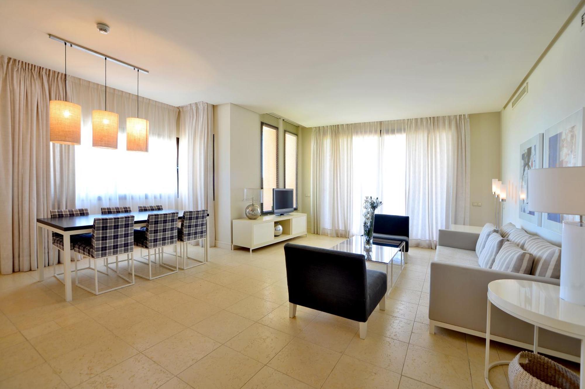 Luxury Three-Bedroom Apartment