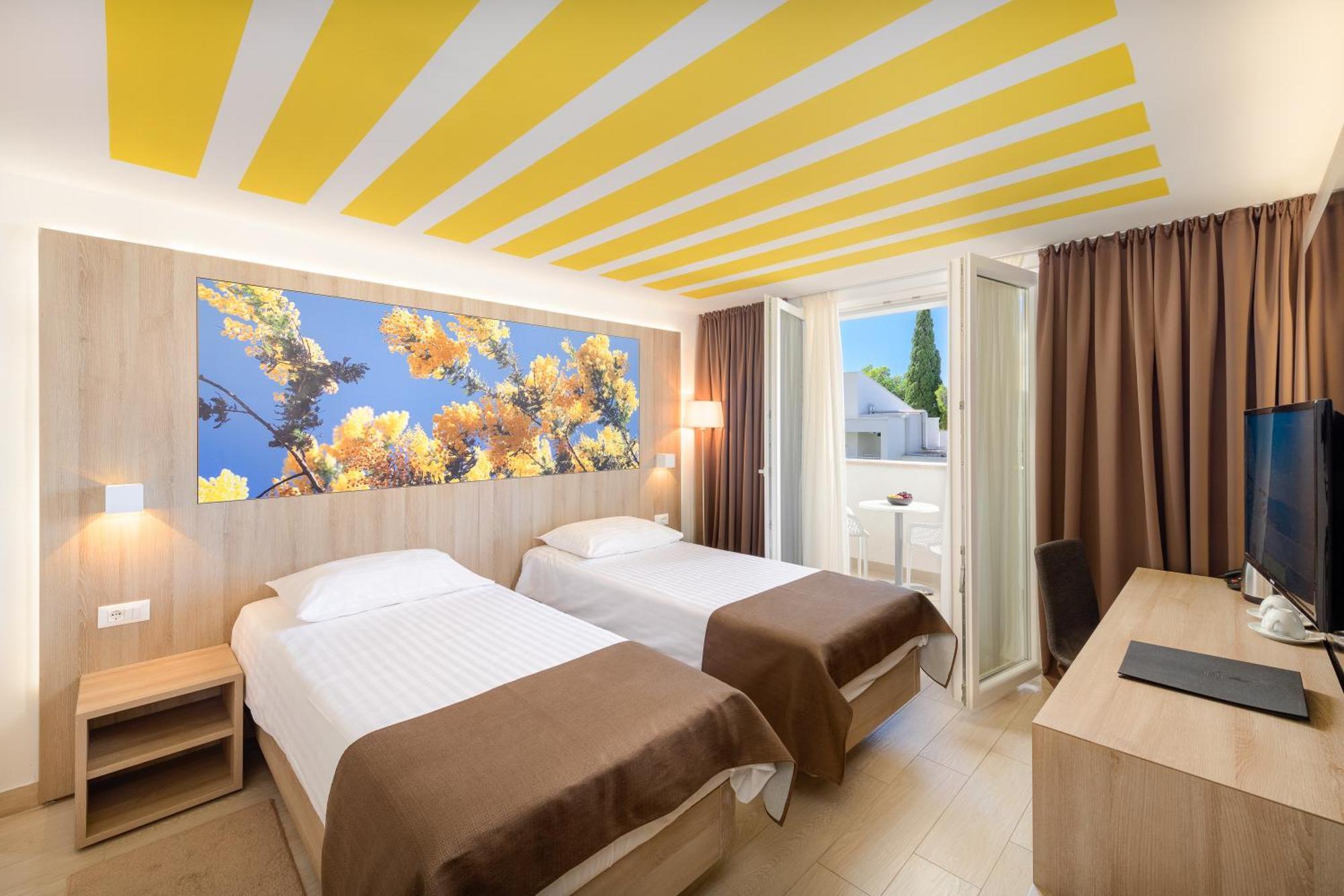 Comfort Double Room Residence Balcony Garden view
