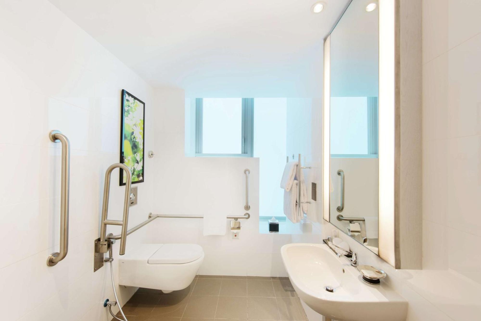 King Room - Mobility Accessible