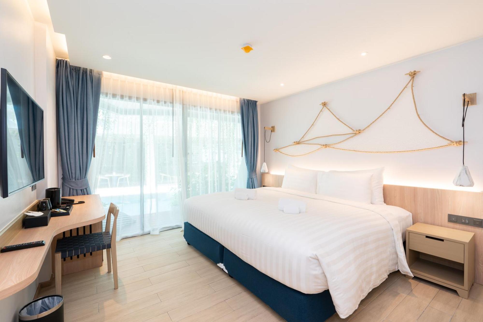 Habitación Doble Deluxe con vistas a la piscina