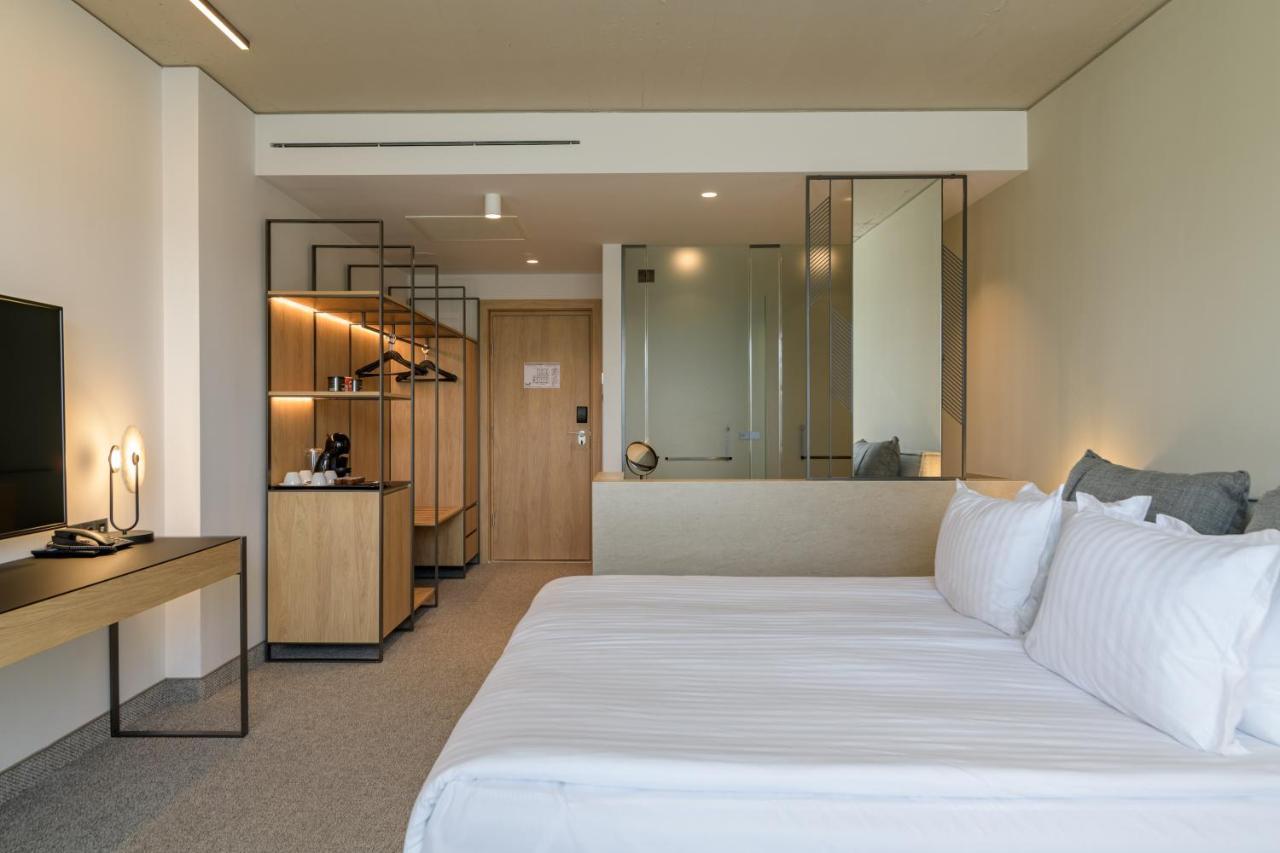 Deluxe Twin Room Balcony Sea View unlimited access to Health Spring Spa,1294560802:JPEG