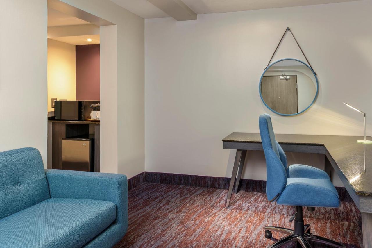 Premium King Room
