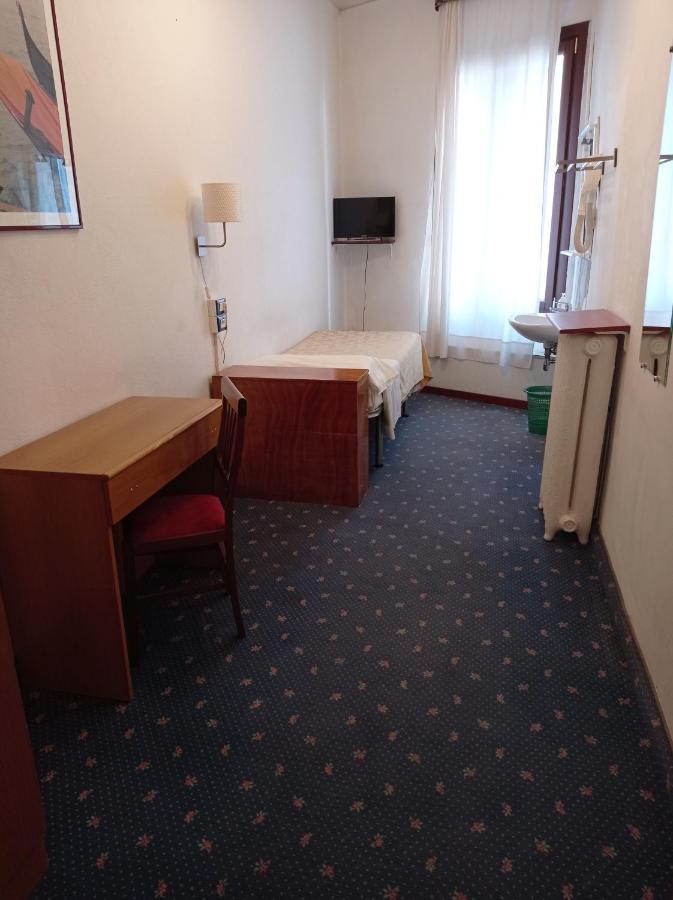 Chambre Simple avec Salle de Bains Commune
