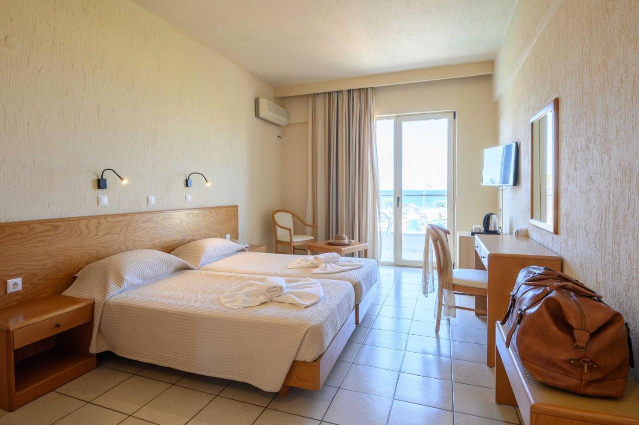Double or Twin Room with Sea View