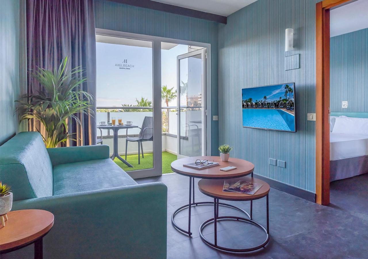 One-Bedroom Apartment Pool View,1327970840:JPEG