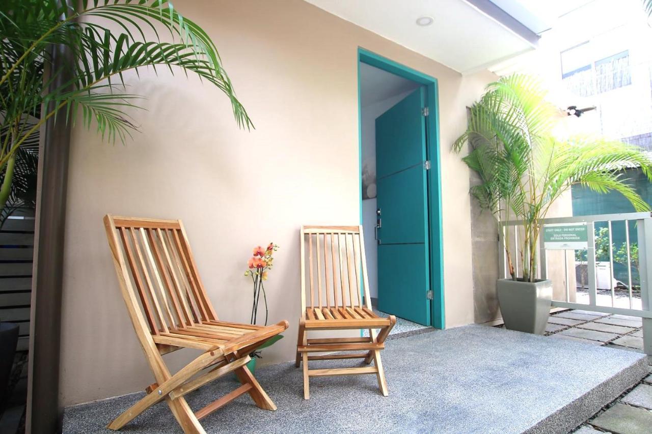 Classic One-Bedroom Apartment with King Bed,1329910856:JPEG