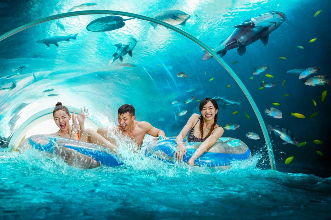 3D2N Stay & Play Package - Deluxe Room with complimentary One-Day Tickets for 2 Adults to Adventure Cove Waterpark & Singapore Oceanarium