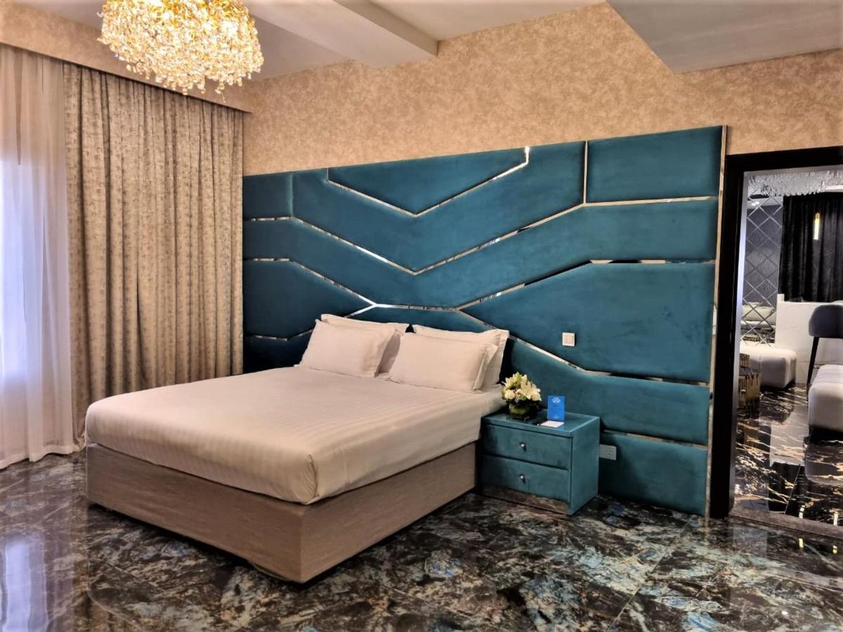 Superior King Suite