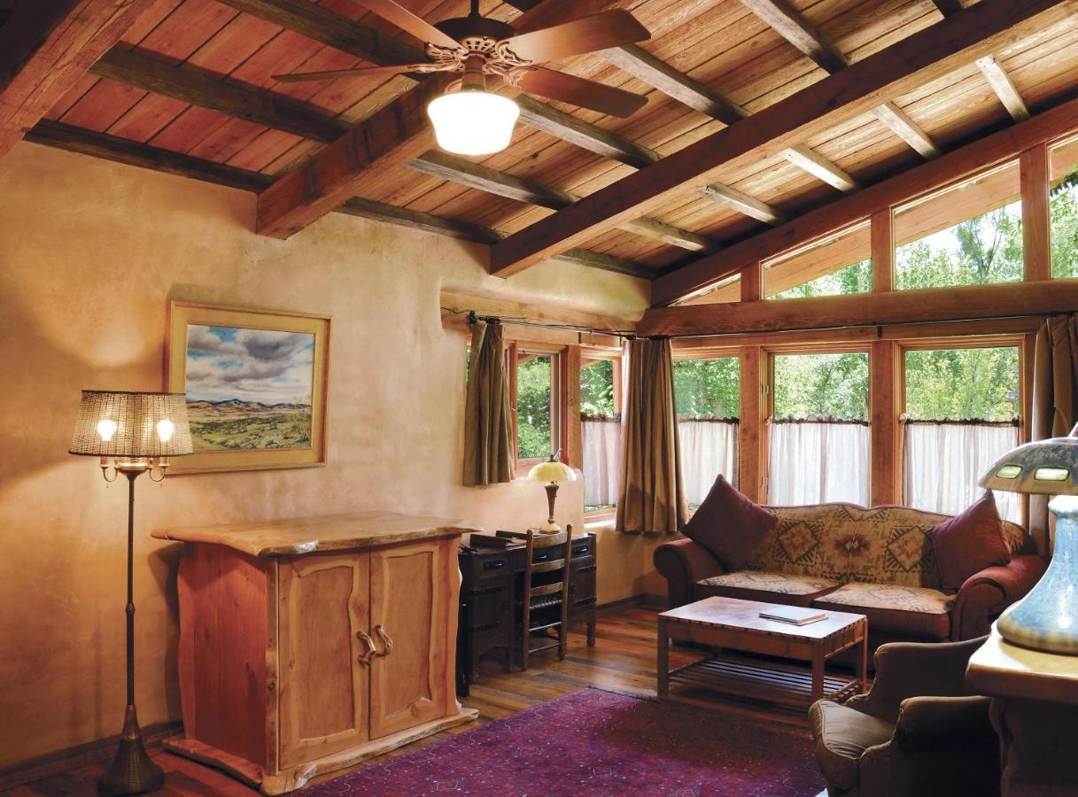 The Rim View Room