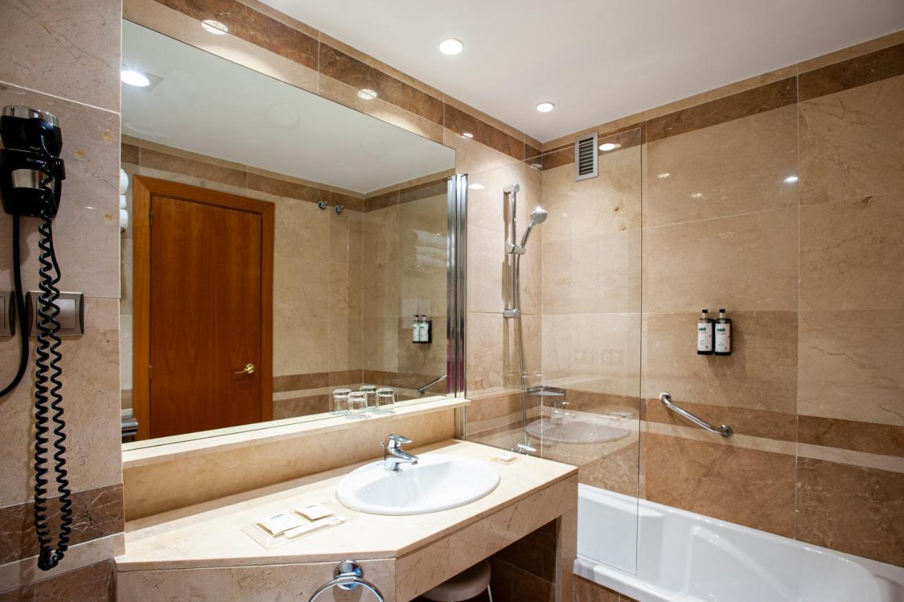 Triple Room (2 Adults + 1 Child)