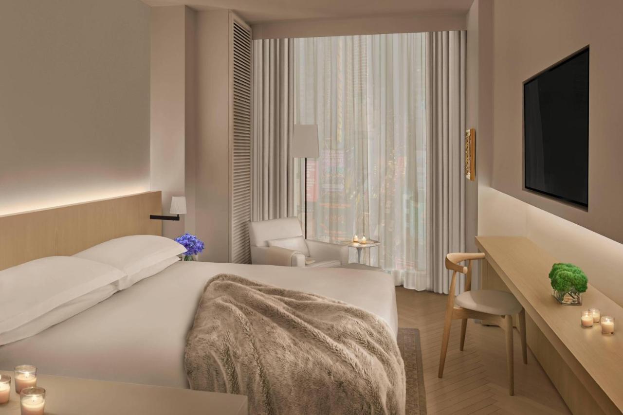 Quarto com Cama King-size, Vista da Times Square e Chuveiro Acessível a Cadeirantes - Acessível para Hóspedes com Deficiência Auditiva