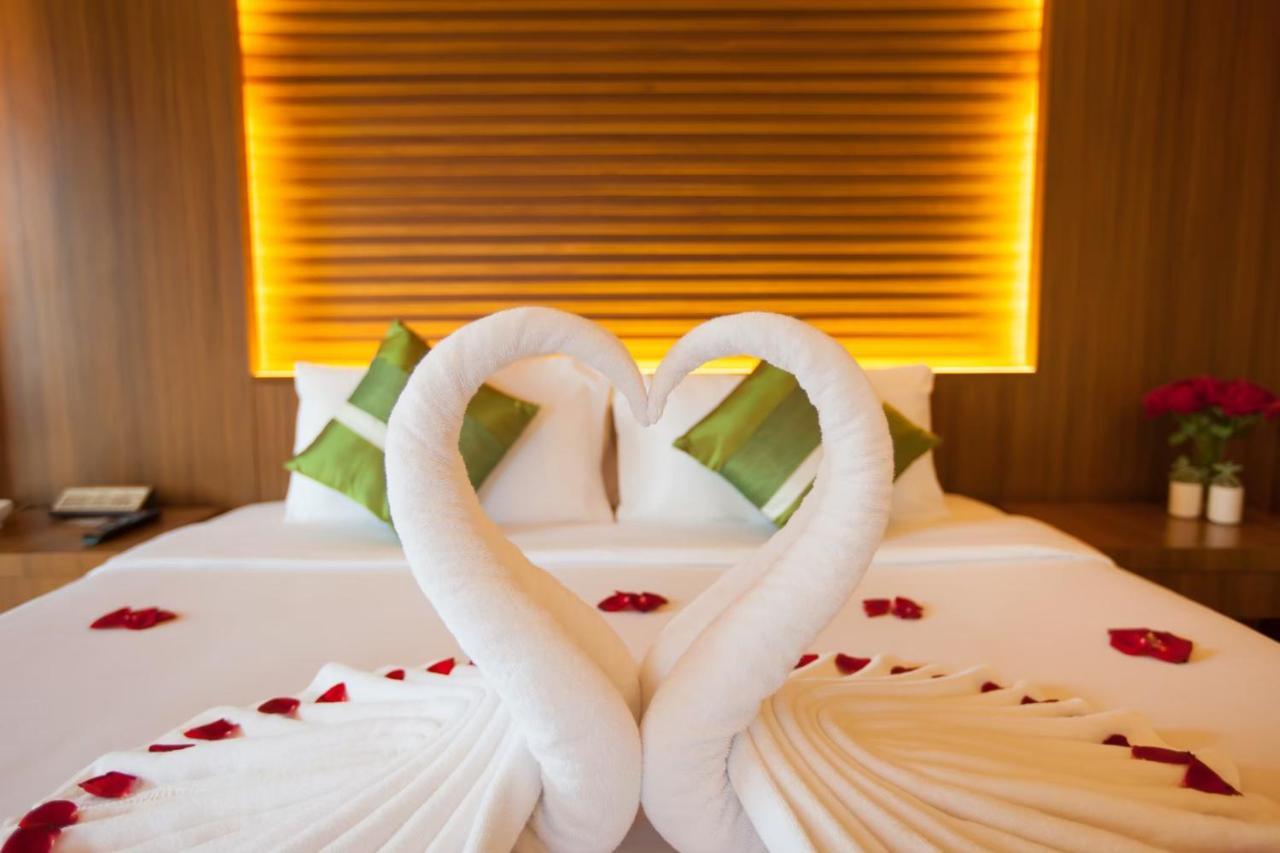 Honeymoon Suite
