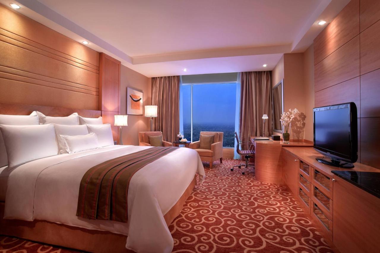 Executive lounge access, Guest room, 1 King,1386206681:JPEG